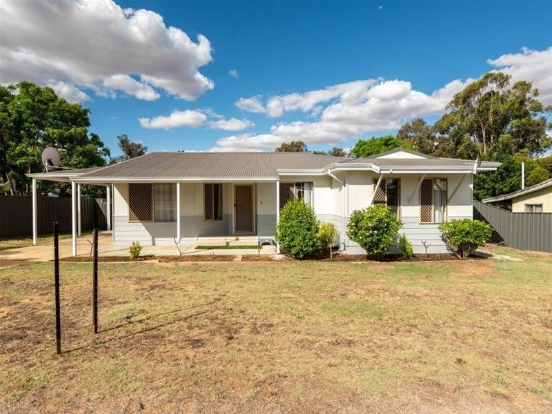 6 Dowsett Street, Wandering WA 6308