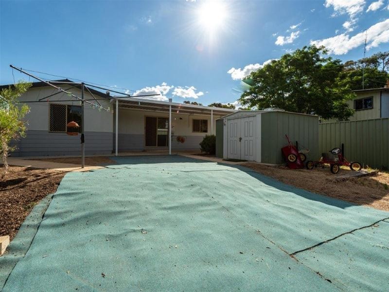 6 Dowsett Street, Wandering WA 6308