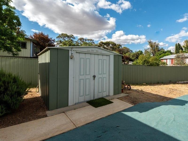 6 Dowsett Street, Wandering WA 6308