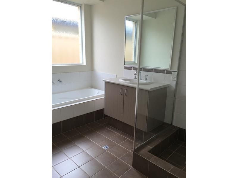 6 Bourke Close, Ravenswood WA 6208