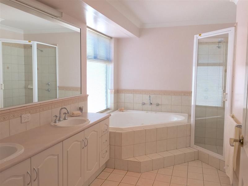 13 McKay Avenue, Waroona WA 6215