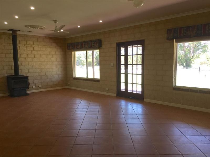 873 Paterson Road, Pinjarra WA 6208