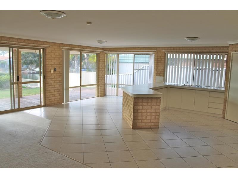 19 Woolah Place, South Yunderup WA 6208