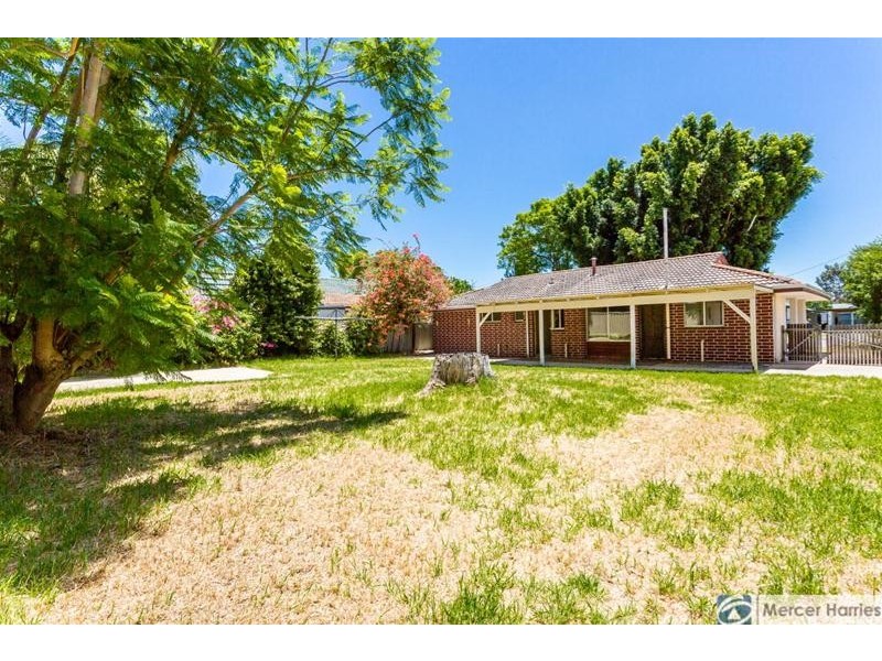 4 Hakea Place, Pinjarra WA 6208