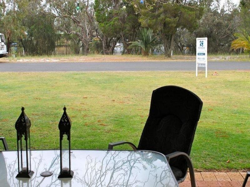 96 BANKSIA Terrace, South Yunderup WA 6208