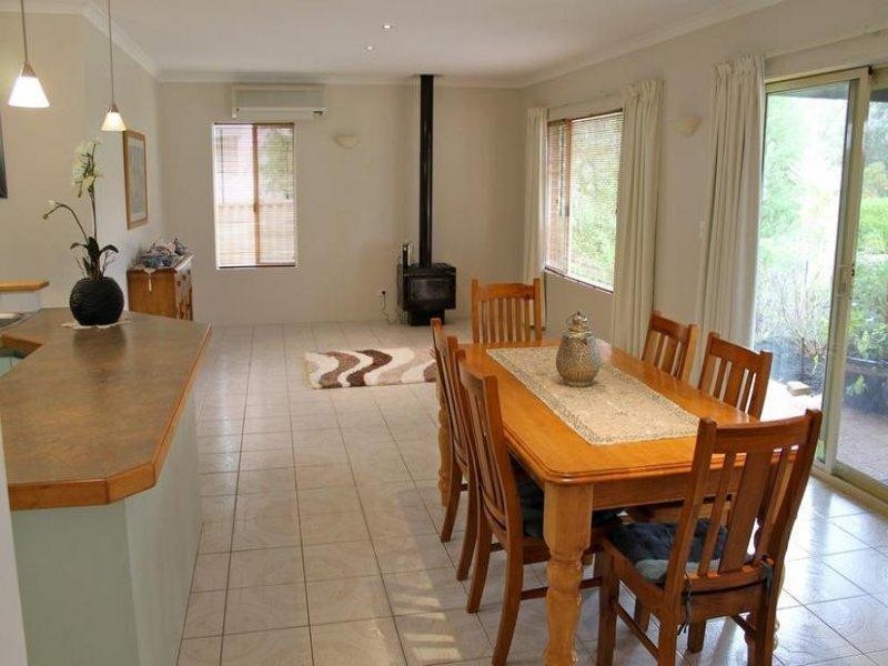 96 BANKSIA Terrace, South Yunderup WA 6208