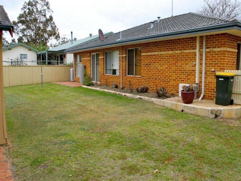 96 BANKSIA Terrace, South Yunderup WA 6208