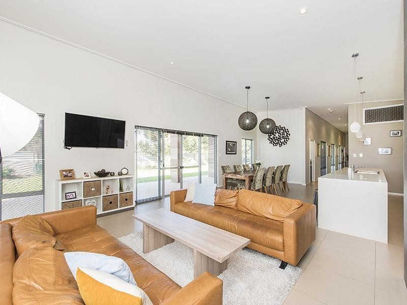 17 Placid Waters, Coodanup WA 6210