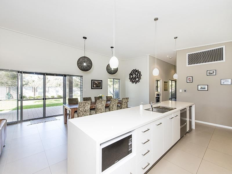 17 Placid Waters, Coodanup WA 6210