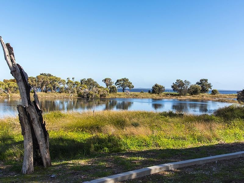 17 Placid Waters, Coodanup WA 6210