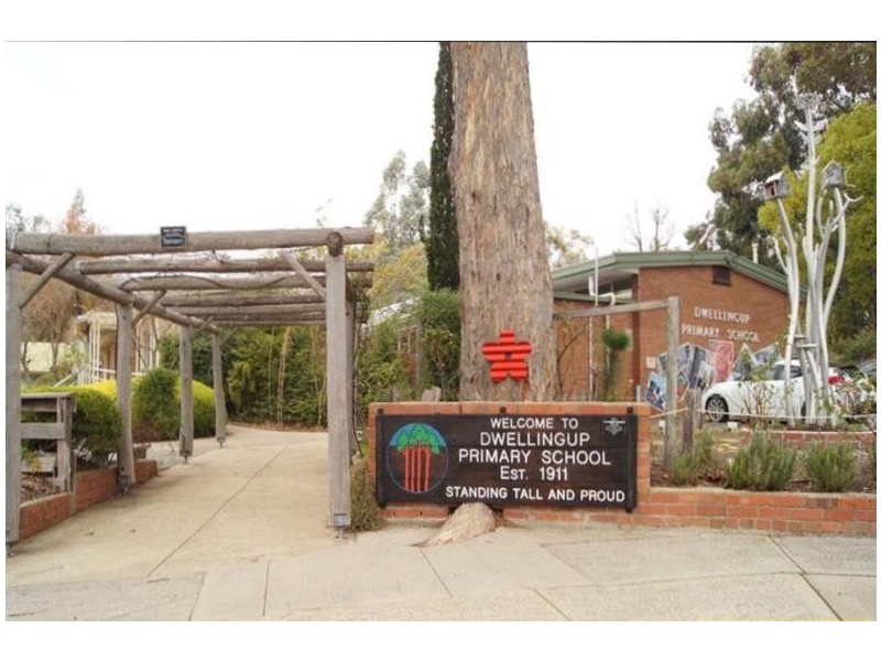 10 Forrestview Road, Dwellingup WA 6213