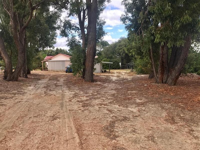 147 South West Highway, Waroona WA 6215