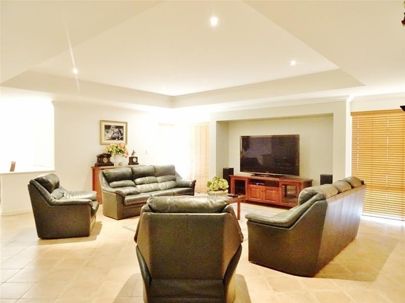 76 Hill Street, Waroona WA 6215