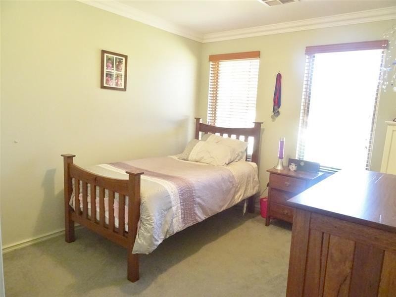 76 Hill Street, Waroona WA 6215