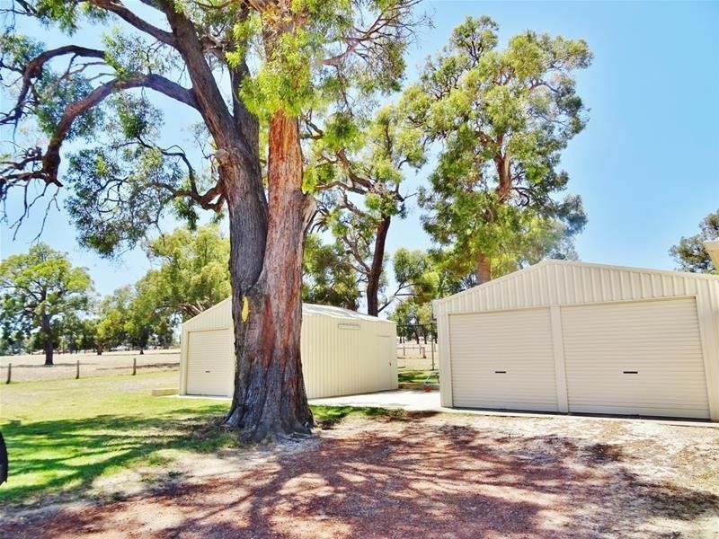 76 Hill Street, Waroona WA 6215