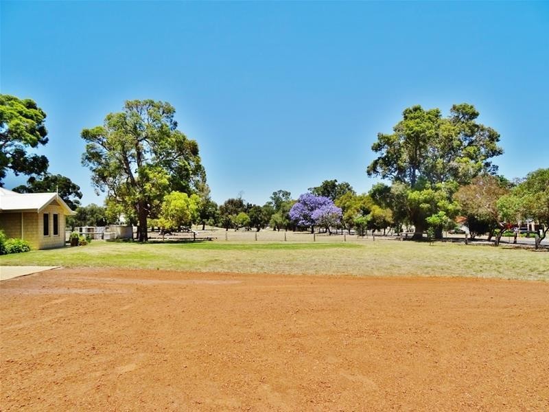 76 Hill Street, Waroona WA 6215