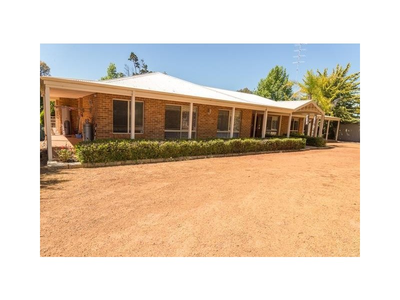 15 Adam Street, Boddington WA 6390