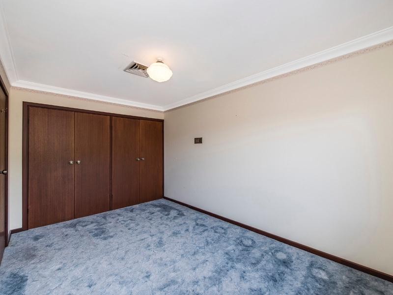 6 Rails Crescent, Wungong WA 6112