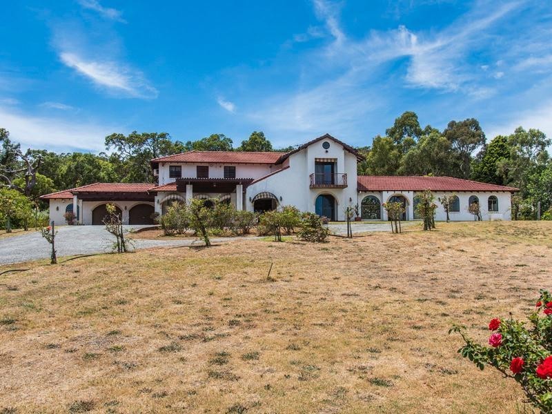 6 Rails Crescent, Wungong WA 6112