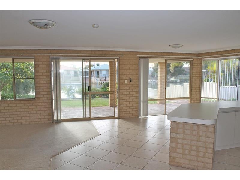 19 Woolah Place, South Yunderup WA 6208