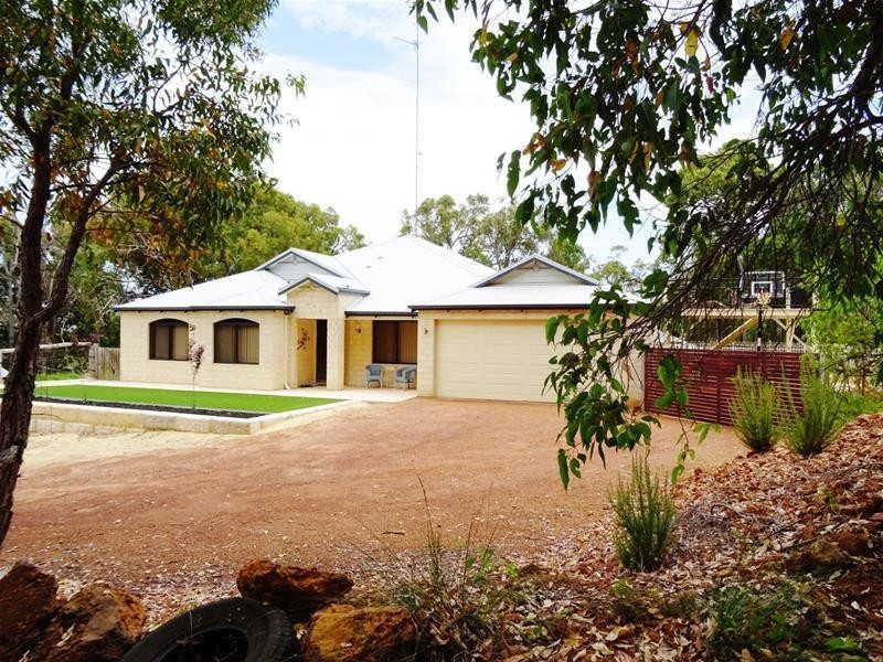 29 Lyons Road, Waroona WA 6215
