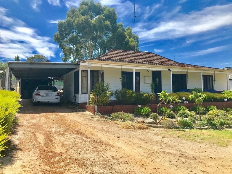 24 South West Highway, Waroona WA 6215