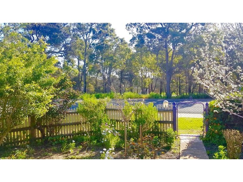 104 Fouracre Street, Waroona WA 6215