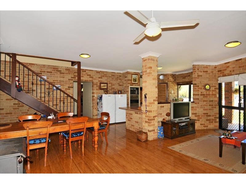 142 Banksia Terrace, South Yunderup WA 6208