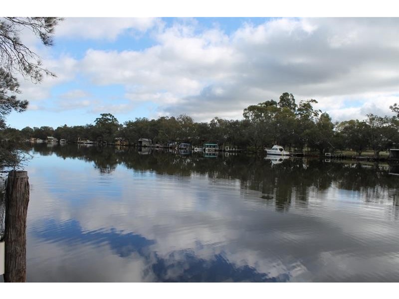 142 Banksia Terrace, South Yunderup WA 6208