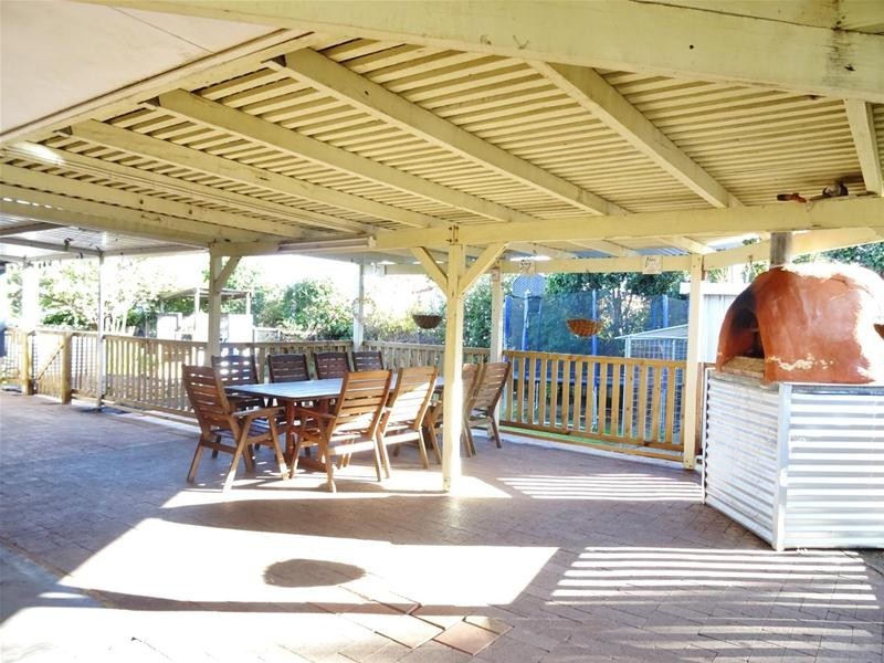 6 Hawksley Drive, Waroona WA 6215