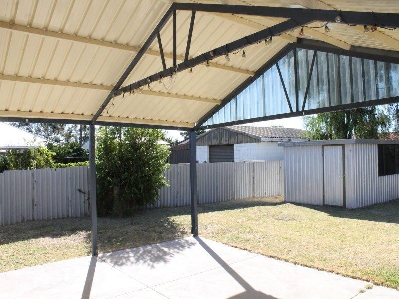 4 Flaveria Place, Pinjarra WA 6208