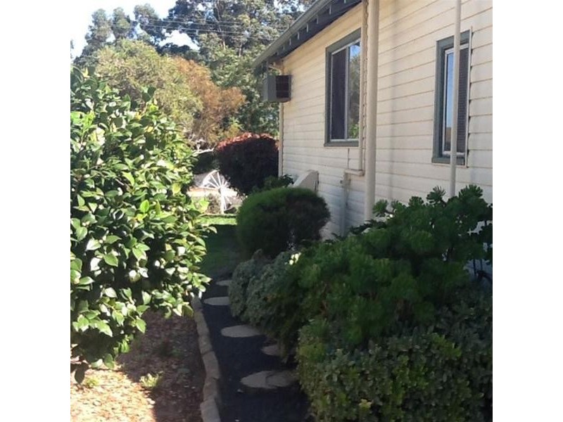 12 Sutton Street, Waroona WA 6215