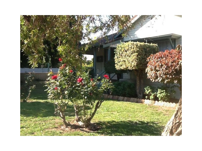 12 Sutton Street, Waroona WA 6215