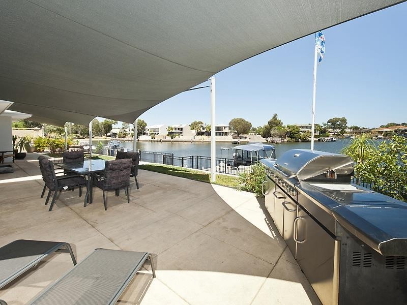 11 Wills Way, South Yunderup WA 6208