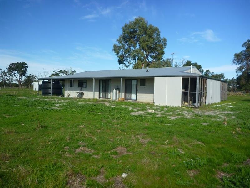 128 Daudson Road, Nirimba WA 6208