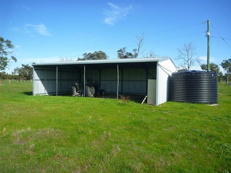 128 Daudson Road, Nirimba WA 6208