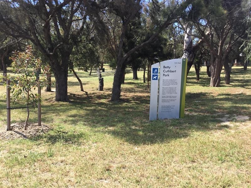 48 Glencoe Parade, Halls Head WA 6210