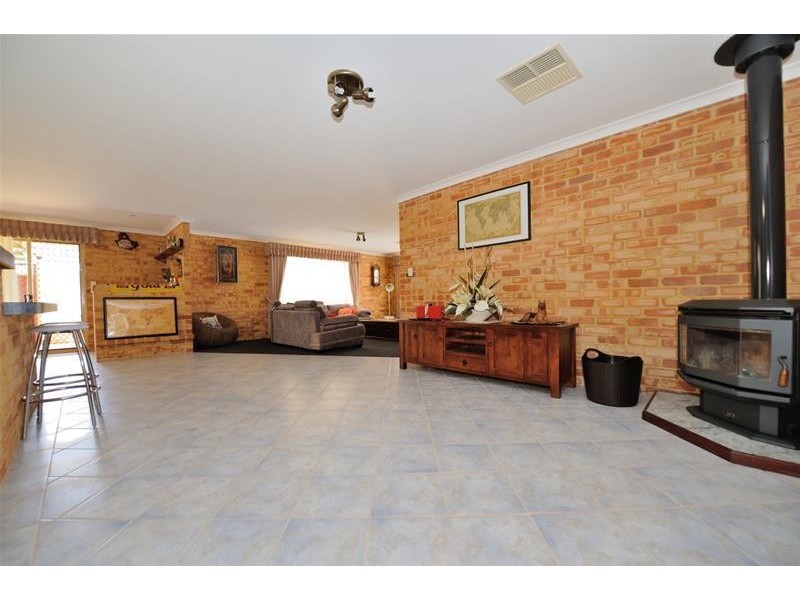 47 Country Road, Pinjarra WA 6208