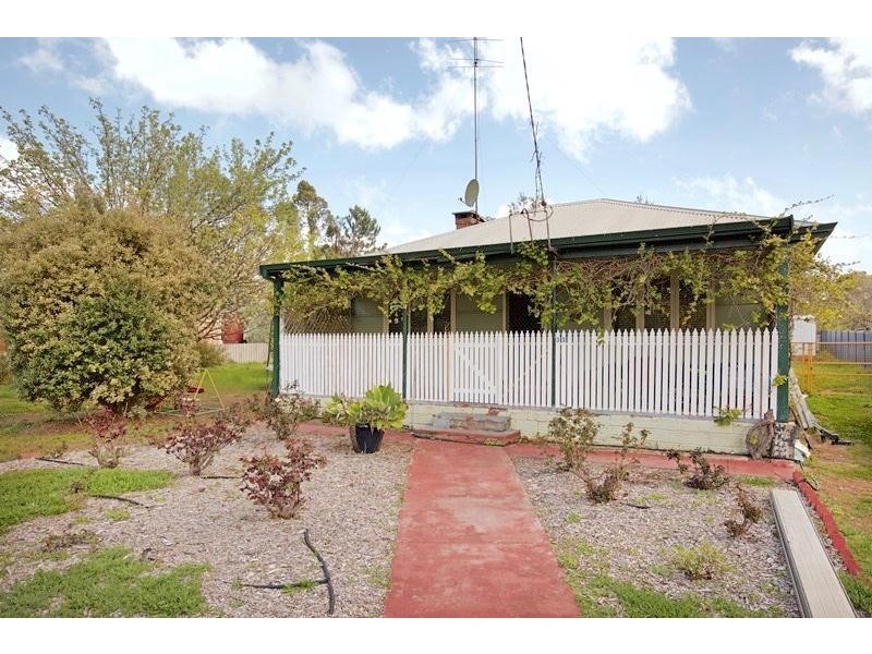 33 Mclarty Road, Dwellingup WA 6213