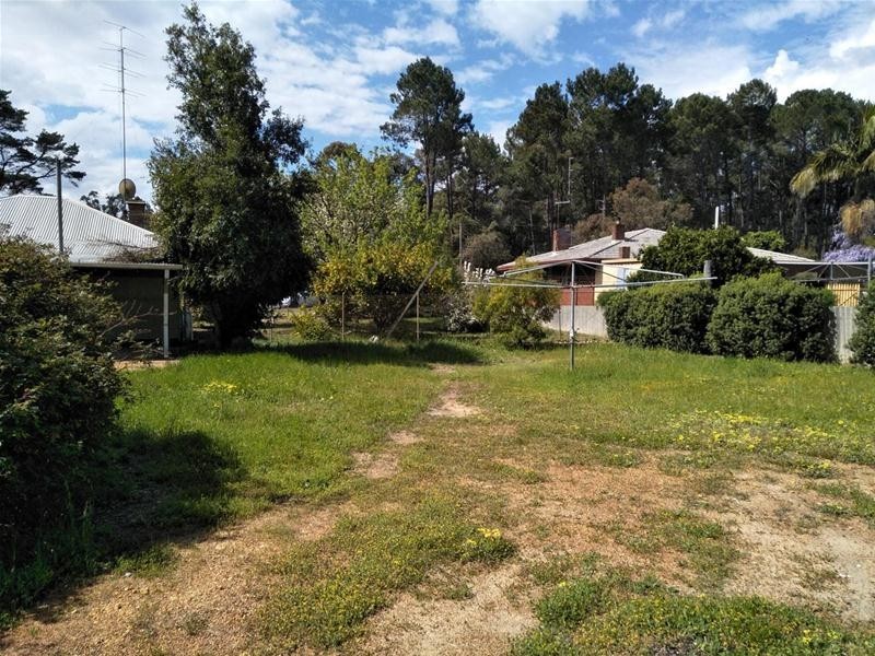33 Mclarty Road, Dwellingup WA 6213