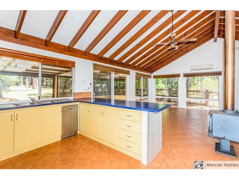 1 Begonia Court, Dwellingup WA 6213