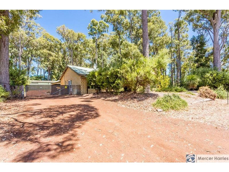 1 Begonia Court, Dwellingup WA 6213