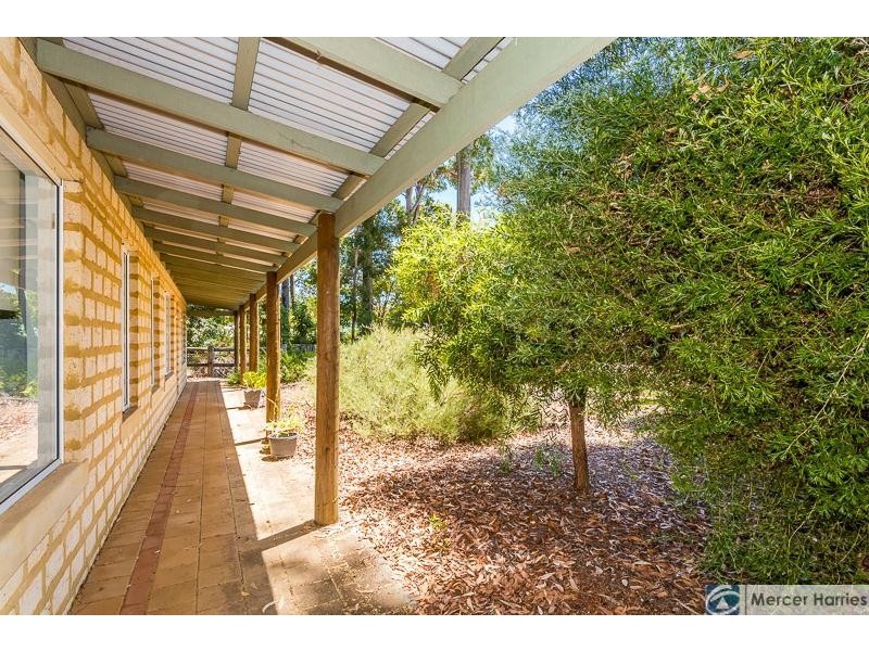 1 Begonia Court, Dwellingup WA 6213
