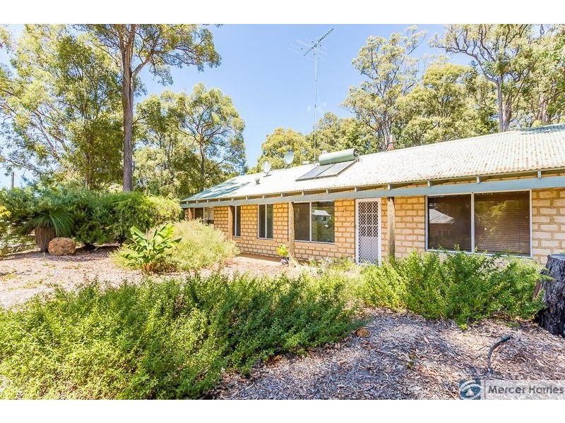 1 Begonia Court, Dwellingup WA 6213
