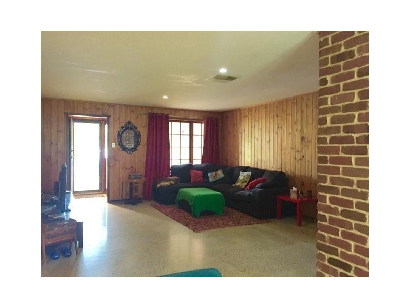 5b De Hamel Street, Waroona WA 6215