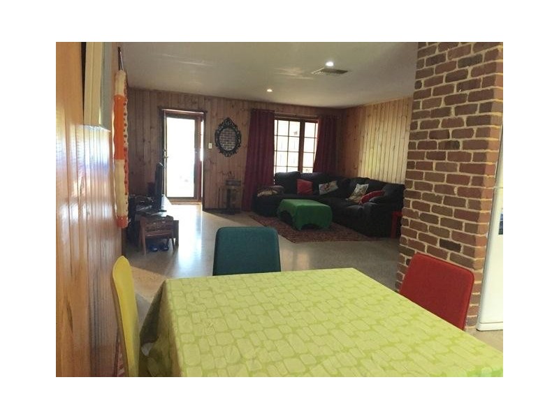 5b De Hamel Street, Waroona WA 6215