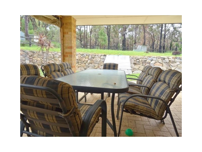 53 Lyons Road, Waroona WA 6215