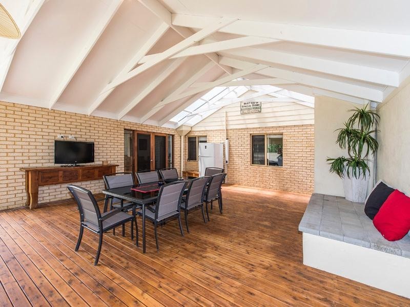 13 Deering Drive, North Yunderup WA 6208