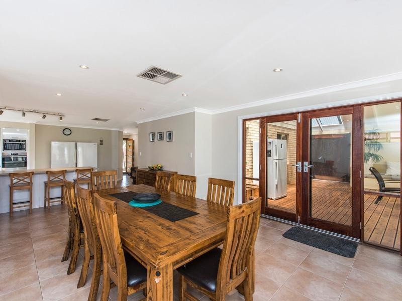 13 Deering Drive, North Yunderup WA 6208