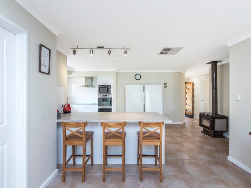 13 Deering Drive, North Yunderup WA 6208